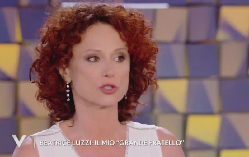 Beatrice Luzzi contro Alfonso Signorini, cosa sta accadendo