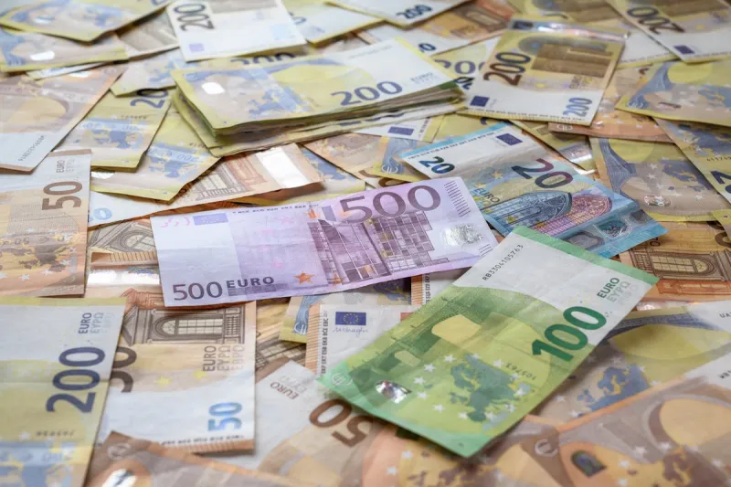 Festività di aprile 2025 in busta paga: come vengono retribuite Pasqua, Pasquetta e 25 Aprile