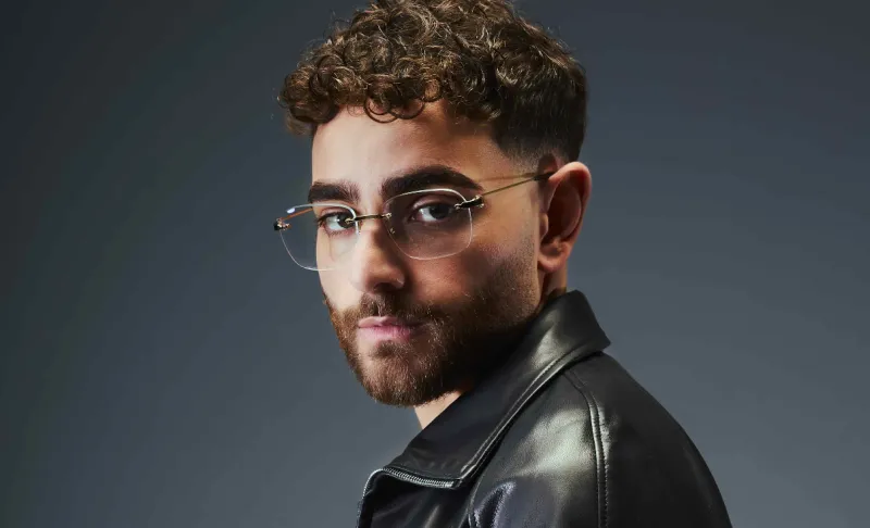 "Cosa ti amo a fare?" di Rocco Hunt: testo e significato del brano che arriva dopo Sanremo