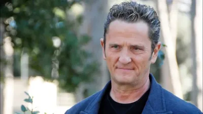 Vita privata di Enzo Salvi: chi è la moglie e quanti figli ha il comico?