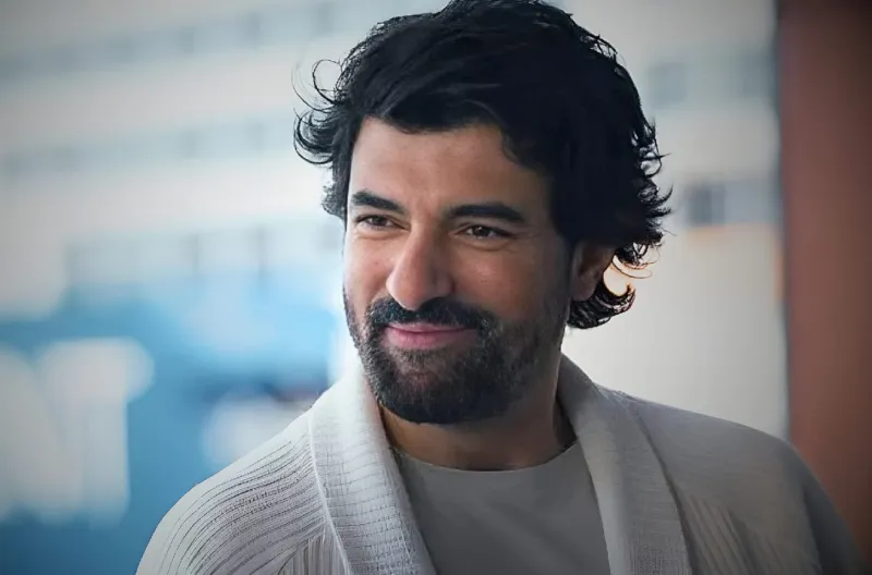 Chi &egrave; Engin Aky&uuml;rek? Biografia e vita privata dell'attore di Tahir in ...