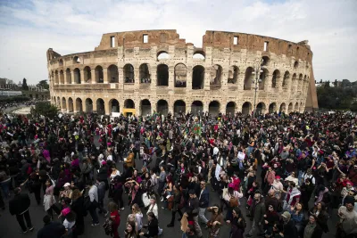 Italia, due anni dopo il 7 ottobre: cittadini spaccati tra il ricordo delle vittime di Hamas e la rabbia per Gaza