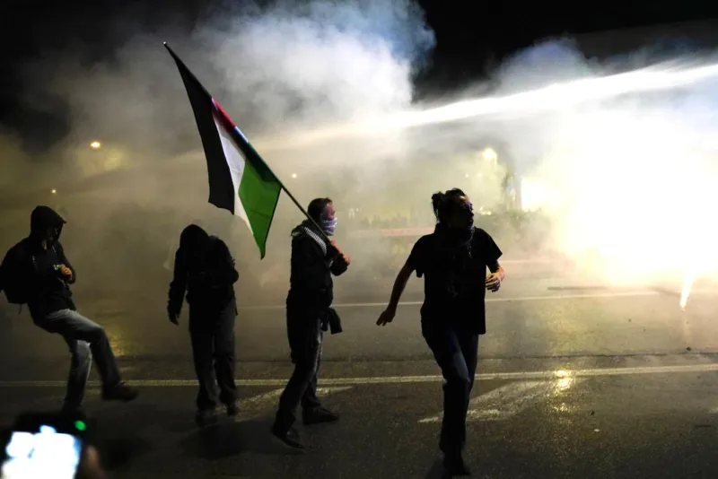 Negli ultimi mesi, il tema dei rapporti tra alcuni ambienti della sinistra italiana e i gruppi filo-…