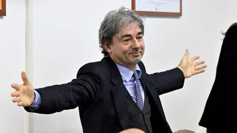 Berlusconi e il calvario giudiziario: ammissione sui tempi della giustizia