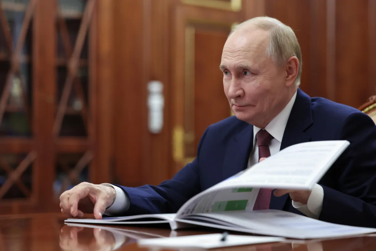 Terza guerra mondiale, Putin mette in mostra il super siluro nucleare Poseidon: l’orso russo scuote l’Occidente