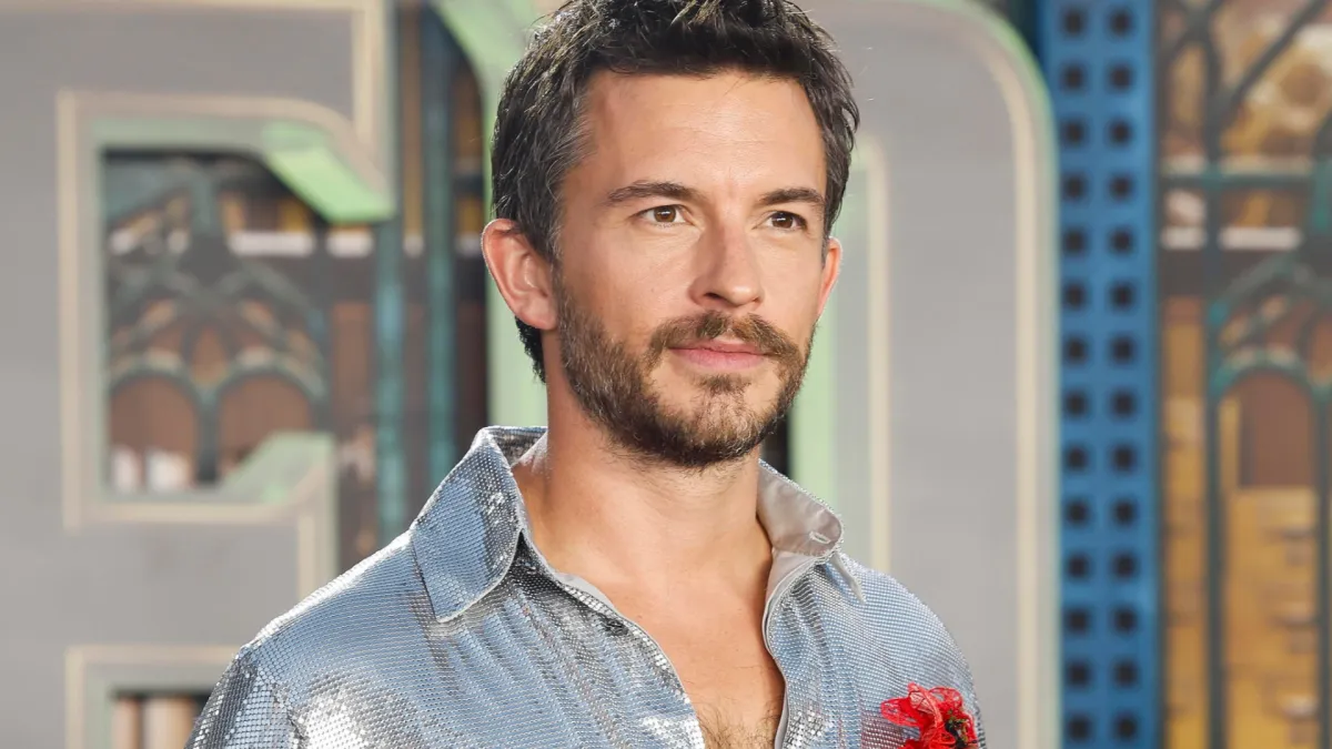 Jonathan Bailey eletto "uomo più sexy del mondo", ma chi sono gli altri in classifica?