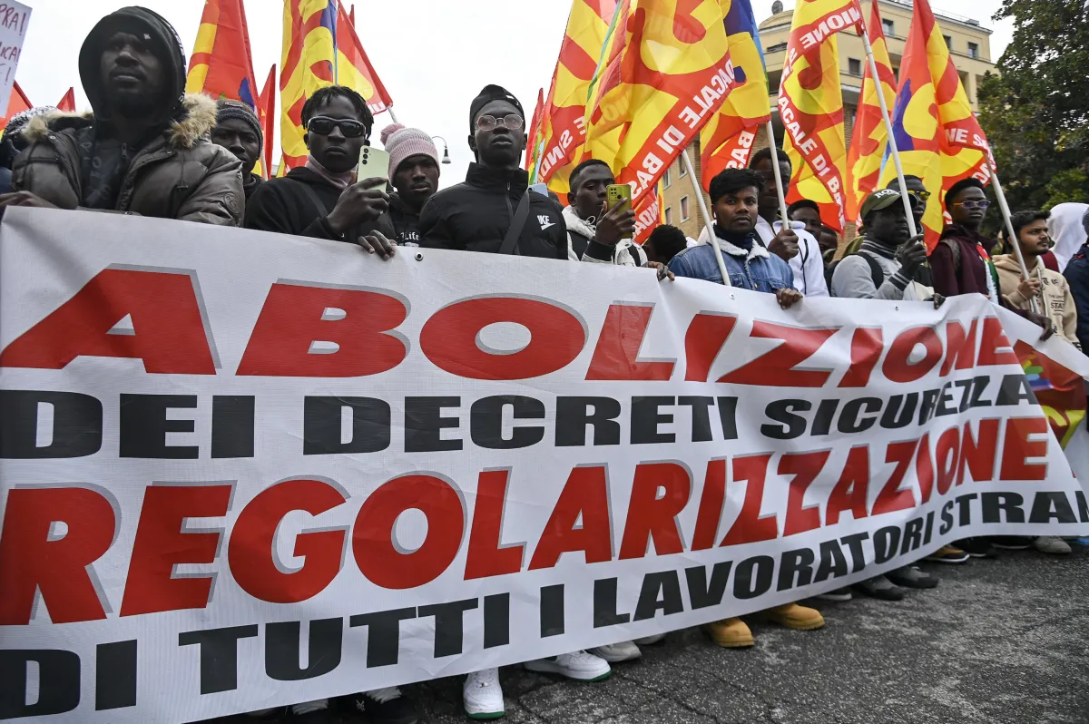 Permesso a punti per gli immigrati: chi delinque, espulso subito. La proposta che mette fine al buonismo