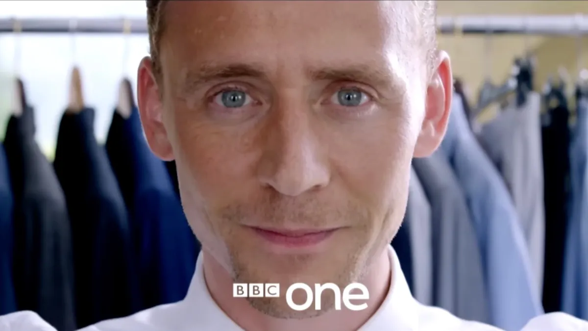 “The Night Manager 2”, torna la serie con Tom Hiddleston: quando esce e di cosa parla?