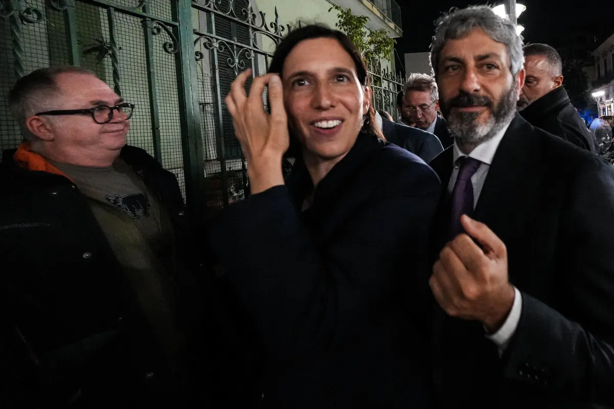 Per quale diavolo di motivo la sinistra italiana ha sempre bisogno di un eroe straniero? (L'ultimo è Mamdani)