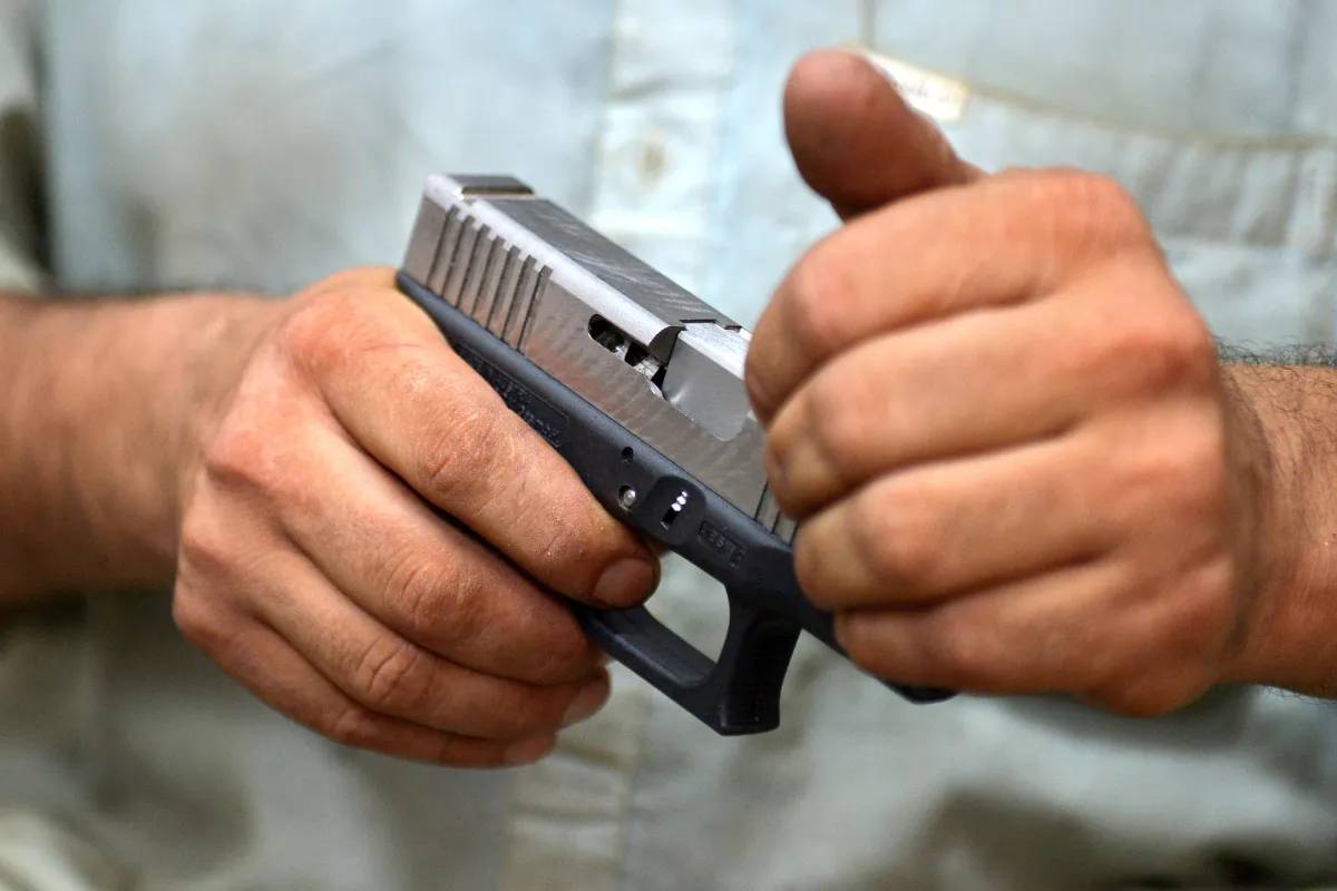 Perché il pensionato di Grignano Polesine che ha sparato ai ladri in casa sua non è stato indagato?