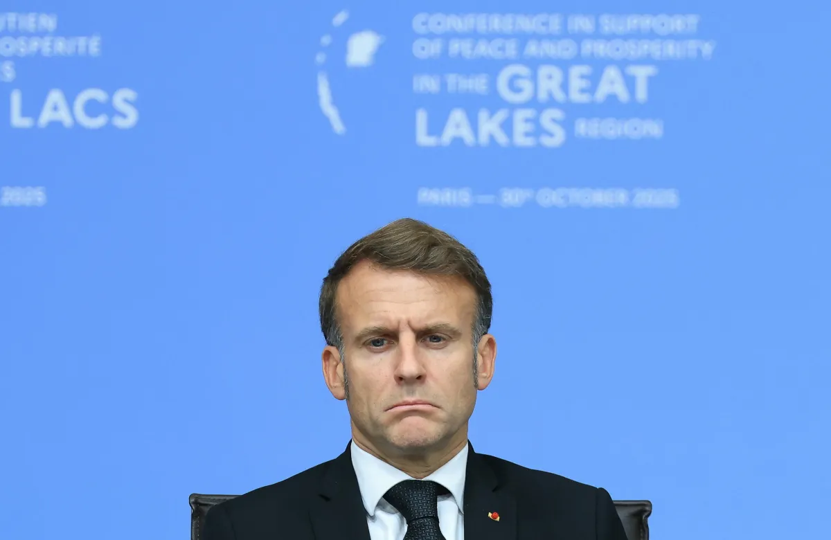 Macron non solo impopolare, persino il suo mentore lo stronca