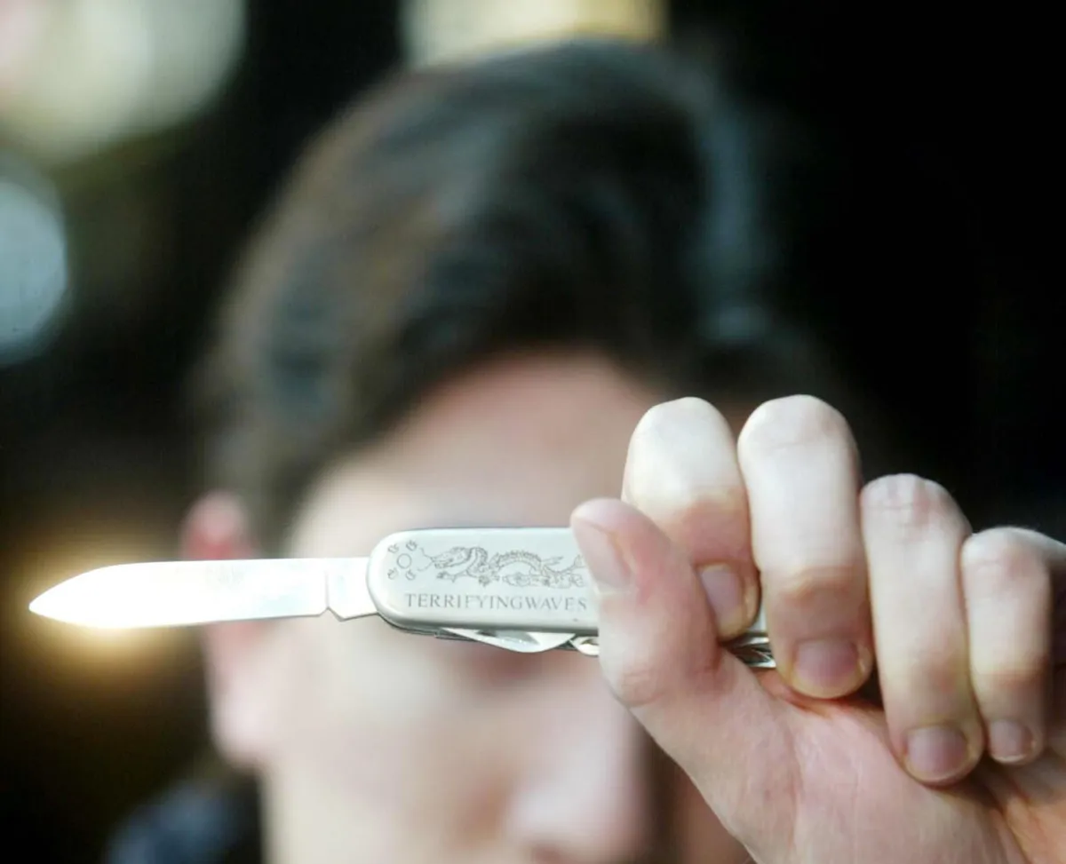 Feltri contro i baby criminali: "Basta buonismo, non regge l'alibi che sono bambini. Serve il carcere"