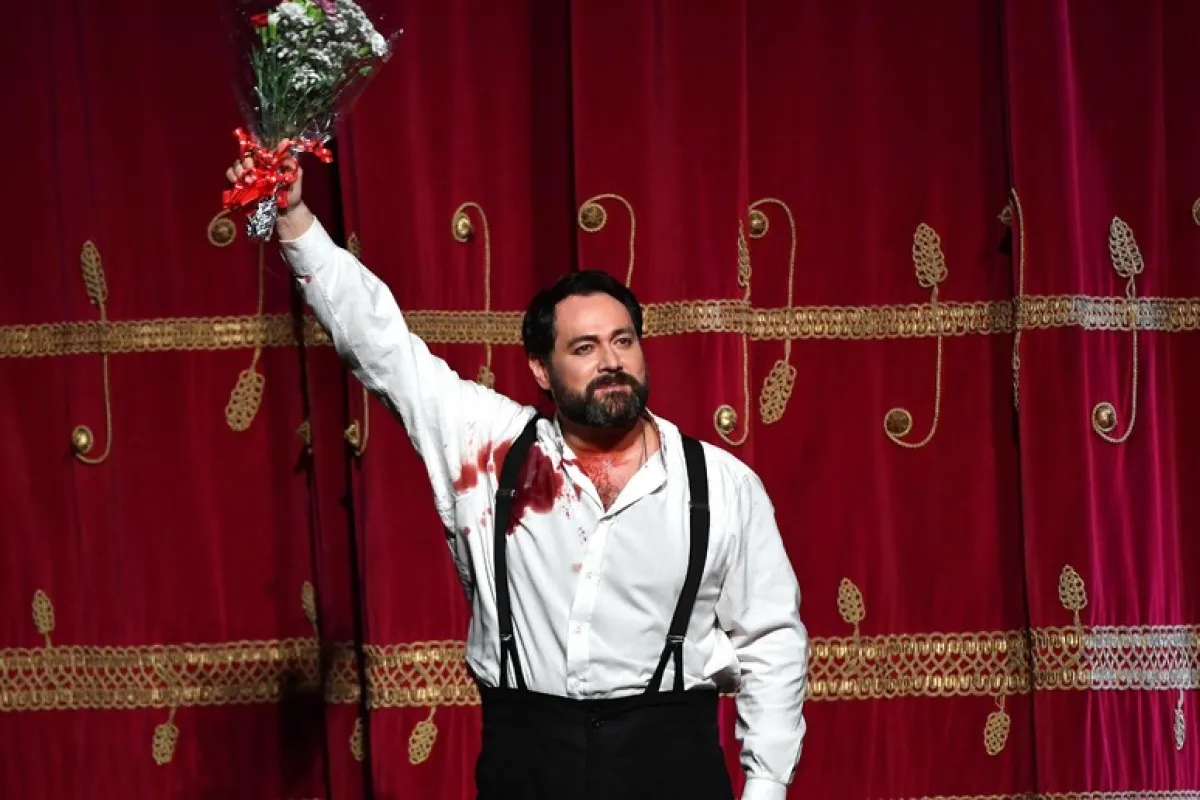 Non conta il talento, ma le idee politiche: Giuli plaude alla censura del baritono russo Abdrazakov