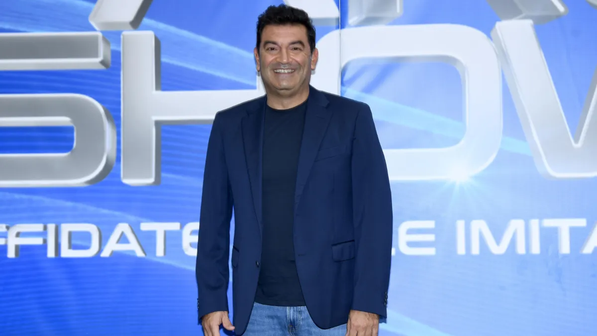 Max Giusti: dove vive e quanto guadagna a Mediaset? La villetta e il patrimonio