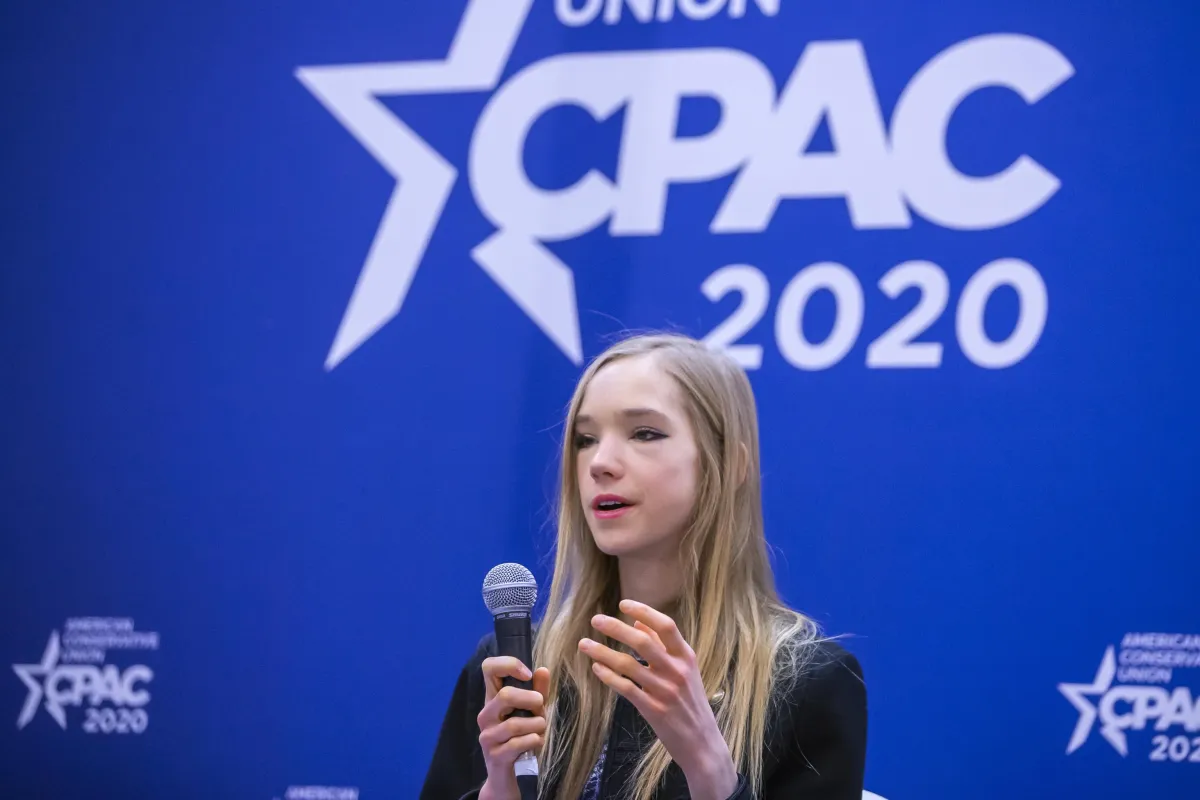 Chi è Naomi Seibt, l'influencer tedesca di estrema destra che chiede asilo negli Usa