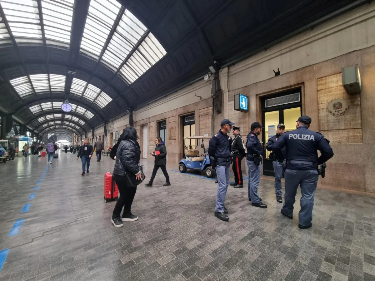 Milano, 25enne pakistano insulta un gruppo di ebrei ortodossi e ne aggredisce uno: arrestato