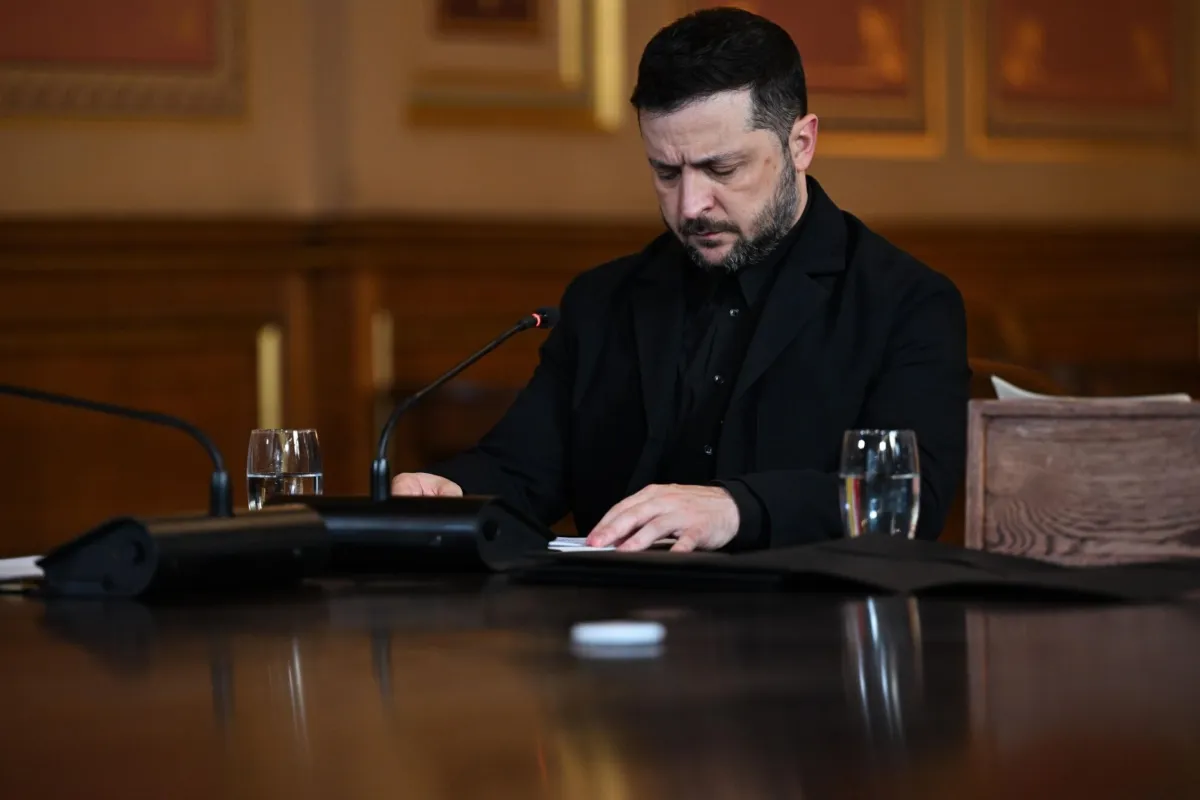 Ucraina allo sbando: fuga e scandali nel cuore del potere di Zelensky