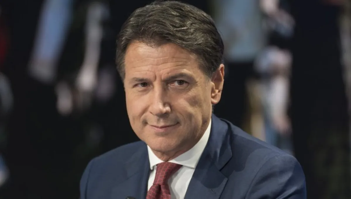 Giuseppe Conte svolta a destra: sicurezza, no alla patrimoniale e sogno di Palazzo Chigi