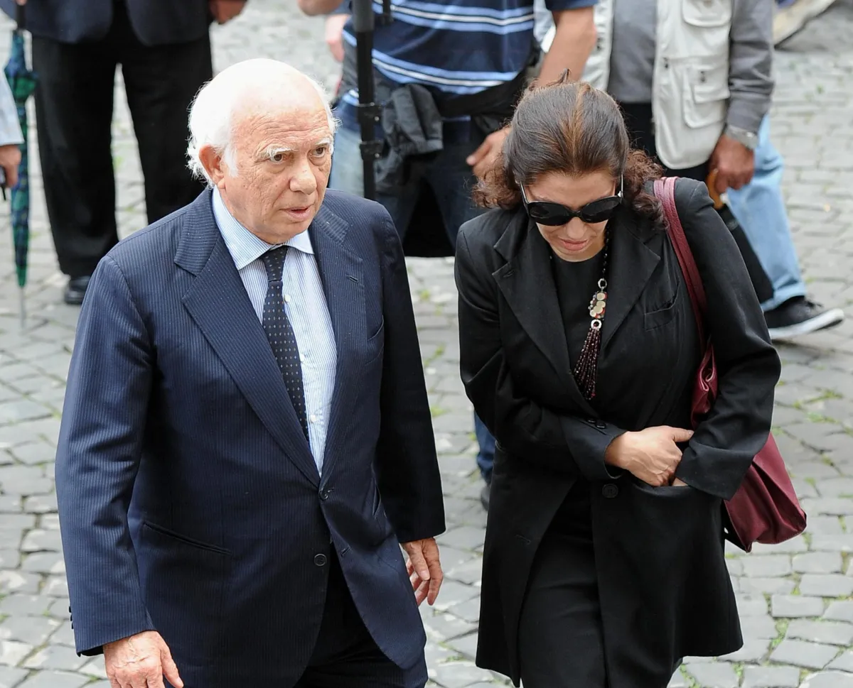 Chi è Lucia Marotta, la moglie di 26 anni più giovane dell'ex ministro Cirino Pomicino (con cui non fa sesso)