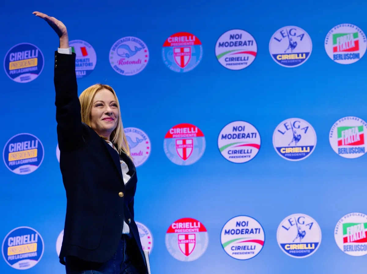 Giorgia Meloni protagonista sull'Economist: il settimanale inglese definisce una politica "eccezionale"