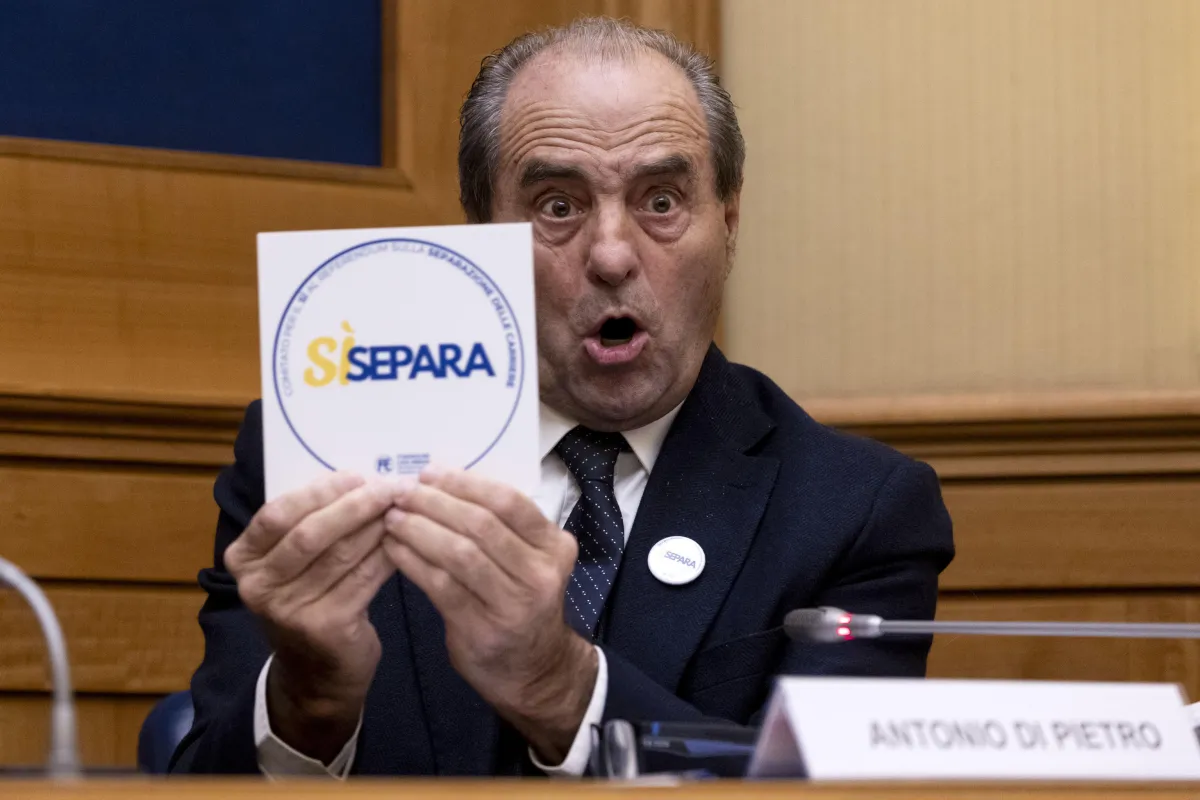Antonio Di Pietro nel comitato per il Sì alla riforma Nordio: "Separazione delle carriere, embè?"