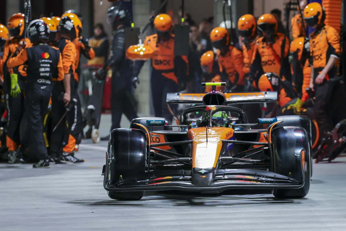 Clamoroso in F1: pasticcio McLaren e squalifica — la corsa al Mondiale si riapre