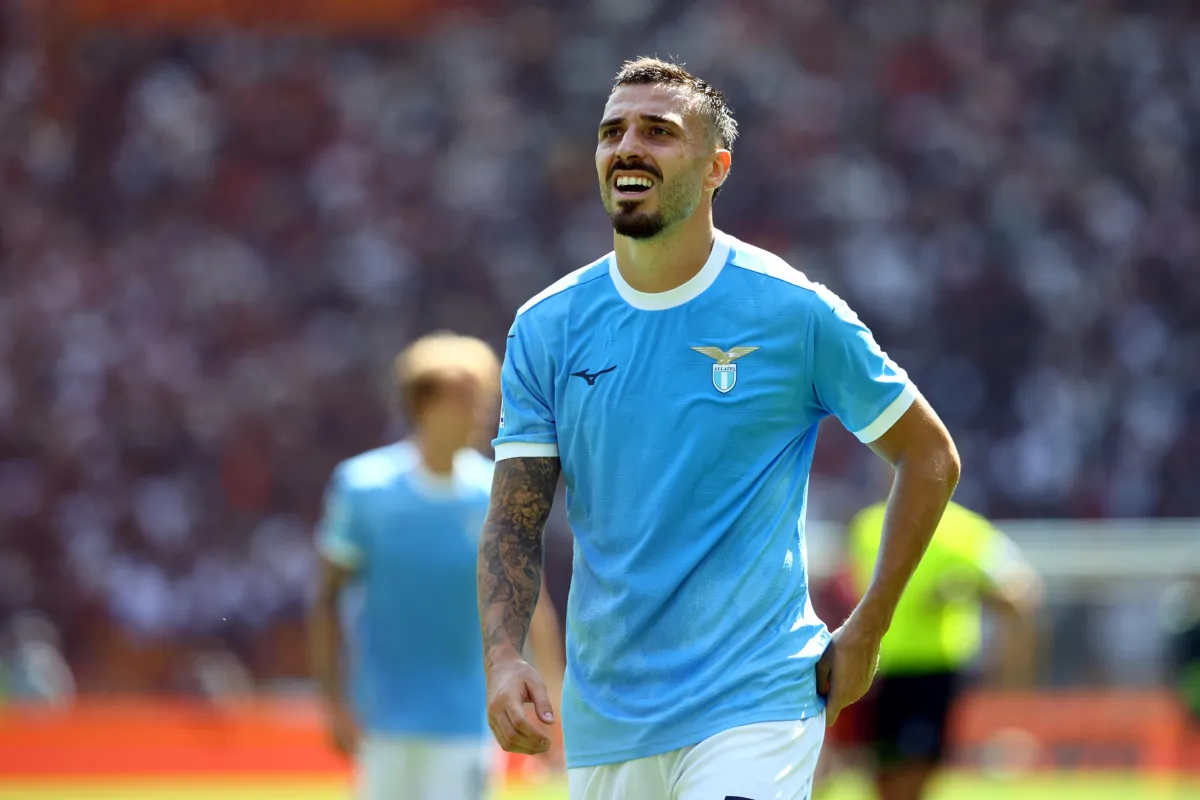 Infortunio Gila contro il Lecce: quando torna il difensore della Lazio