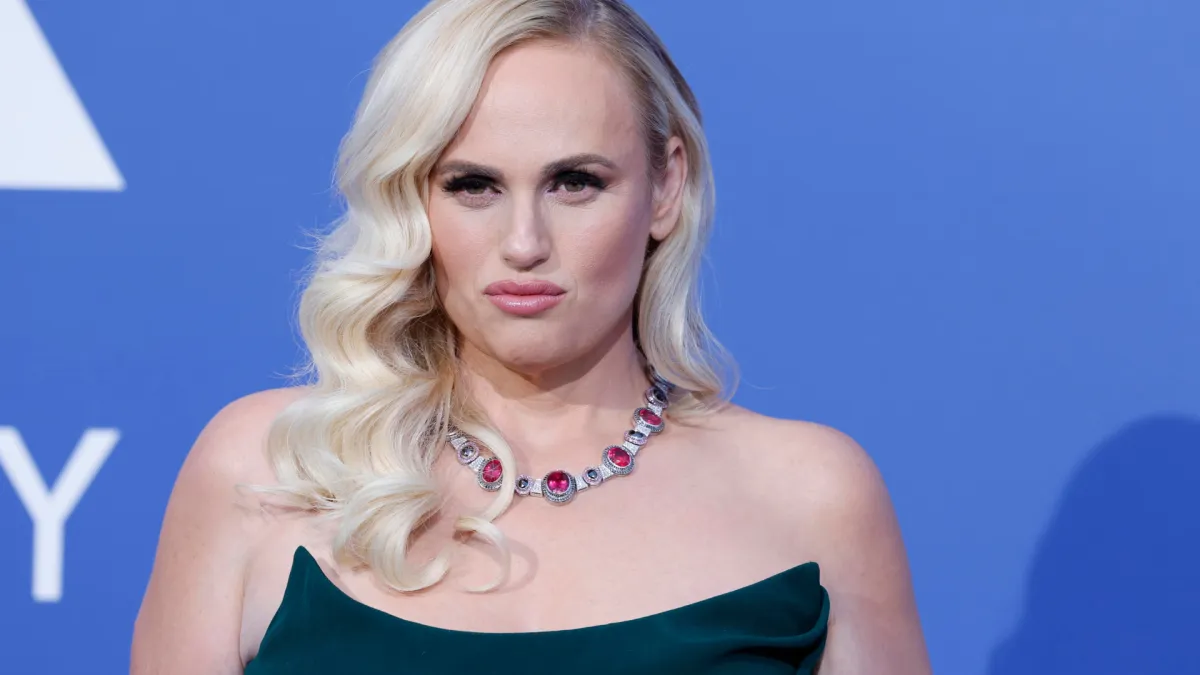 Rebel Wilson dopo la diffamazione e le molestie sessuali: cosa è successo davvero?