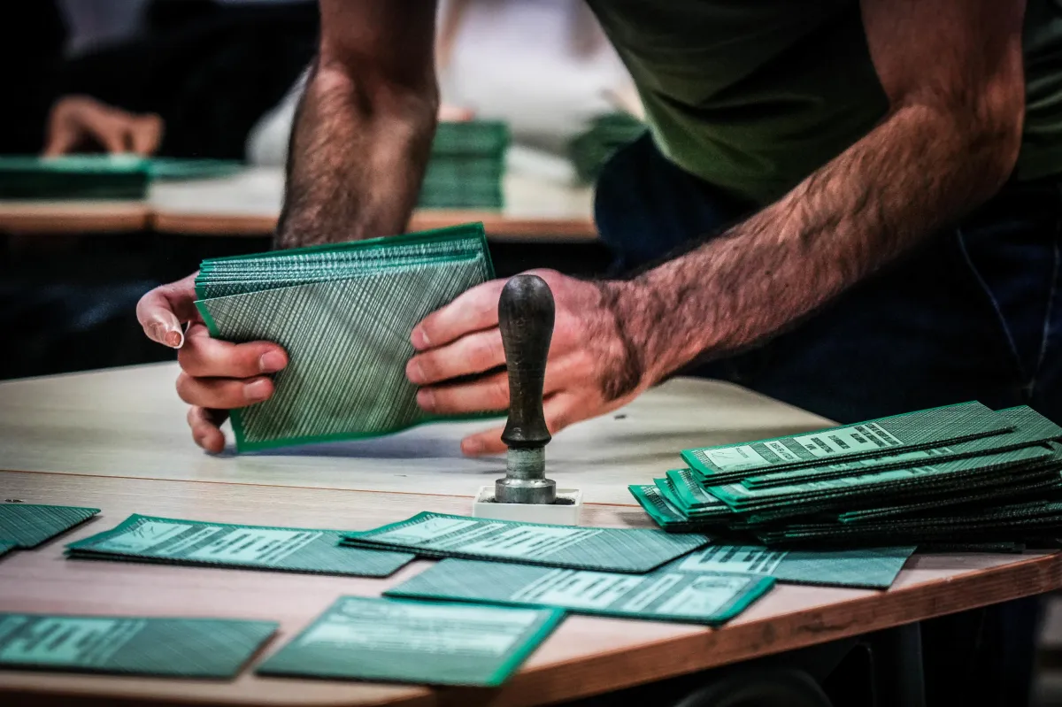 Chi sta vincendo le elezioni regionali 2025? Gli exit poll Campania, Veneto e Puglia