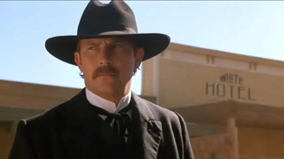 “Wyatt Earp”, come finisce e dove è stato girato? Il western con Kevin Costner