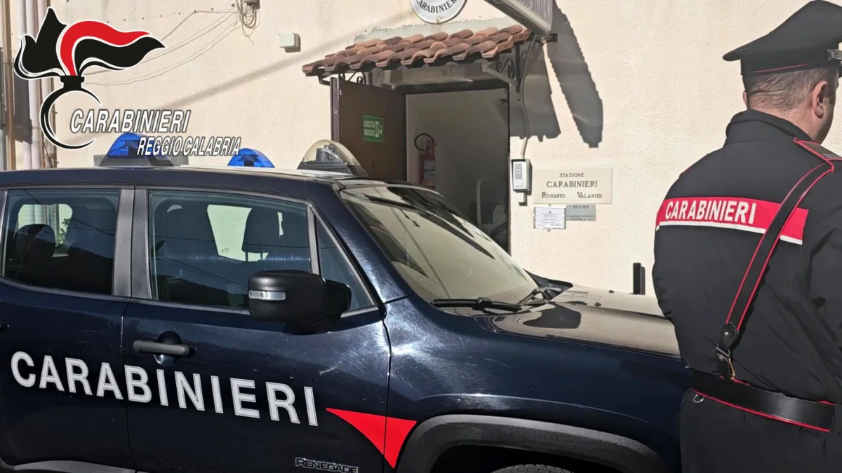 Reggio Calabria, ricatta un uomo con un video intimo dopo un rapporto a pagamento: arrestata