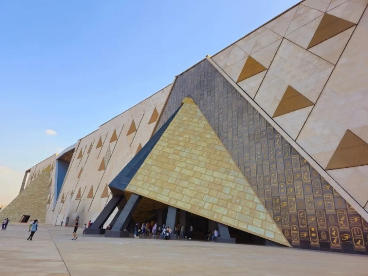 Il nuovo museo di Giza apre le sue porte
