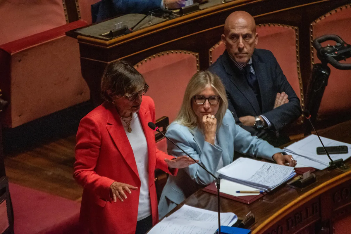 Legge sul consenso per fare sesso, un pasticcio all'italiana: ecco quando se ne riparlerà