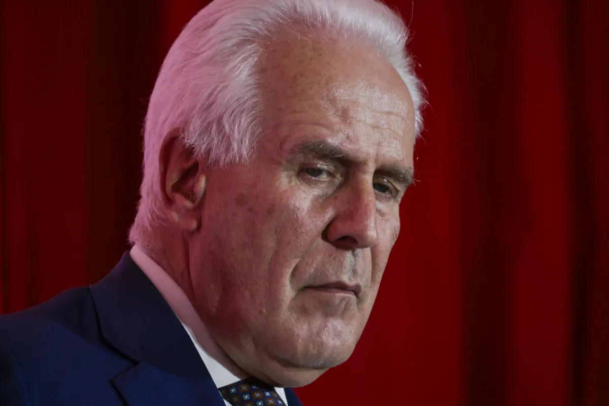 Patente ritirata all’assessora di Giani: in Toscana esplode il caso, il presidente tace