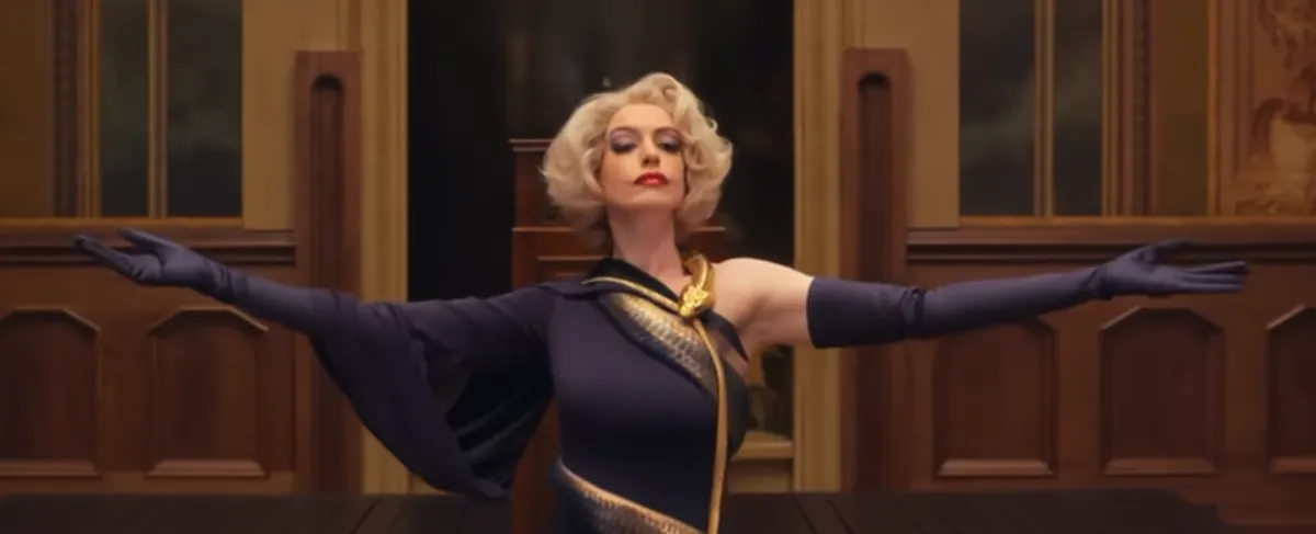 "Le streghe", come finisce il film con Anne Hathaway e dove è stato girato? 