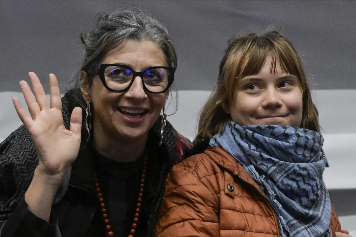 Francesca Albanese all'ultimo minuto del fatidico quarto d'ora di popolarità: vogliono revocarle le cittadinanze onorarie