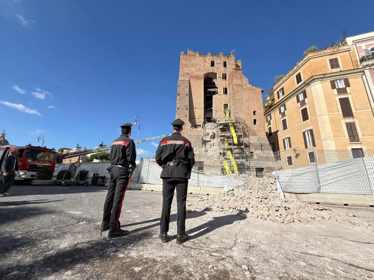 Crollo Torre dei Conti a Roma, chi sono le quattro persone indagate: le accuse