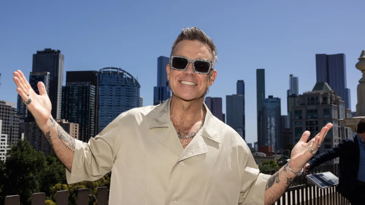 Robbie Williams torna in Italia: data, biglietti e scaletta per il Firenze Rocks 2026