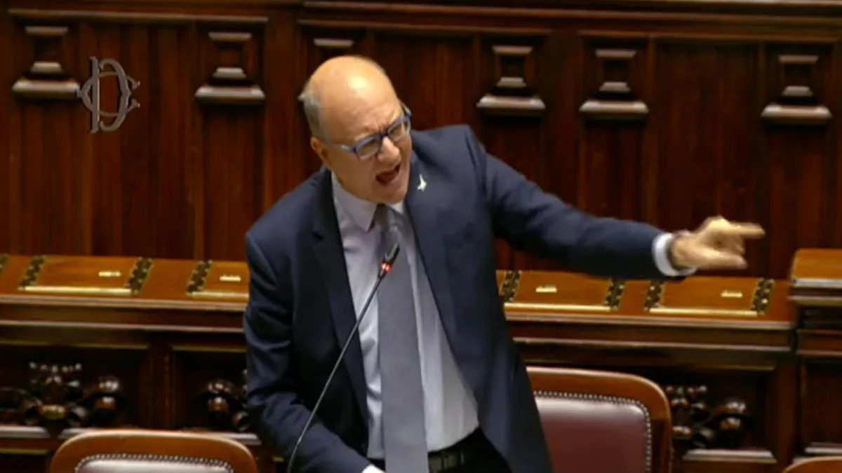 Educazione sessuale a scuola, passa il ddl Valditara: servirà il consenso scritto dei genitori