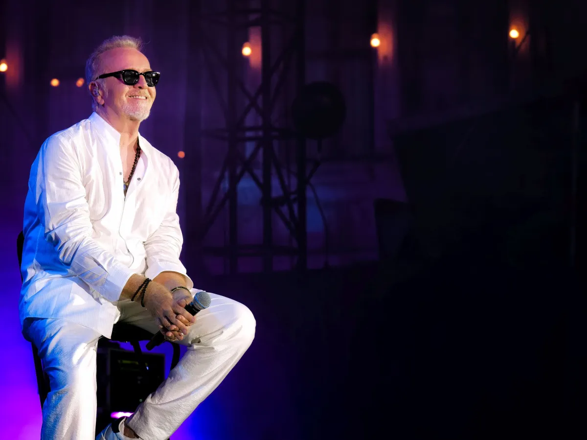 Umberto Tozzi - L'ultima notte rosa - La grande festa è in diretta o registrato? Scaletta e ordine di uscita