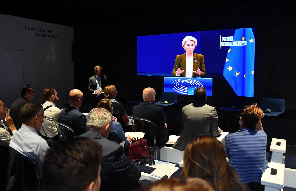 Per Travaglio i politici dell'Unione Europea sono come i cornuti