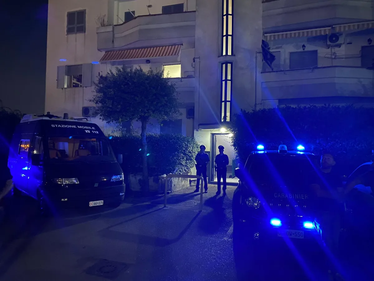 Shock a Napoli, infermiere sevizia la compagna per ore e la narcotizza con farmaci rubati: arrestato