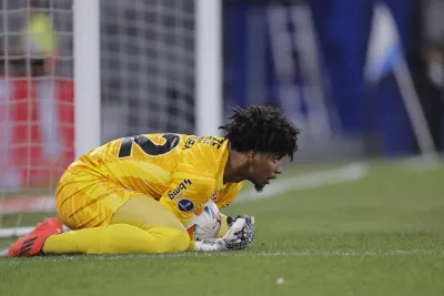 Il Milan pensa a Hugo Souza: chi è il portiere che potrebbe sostituire Maignan