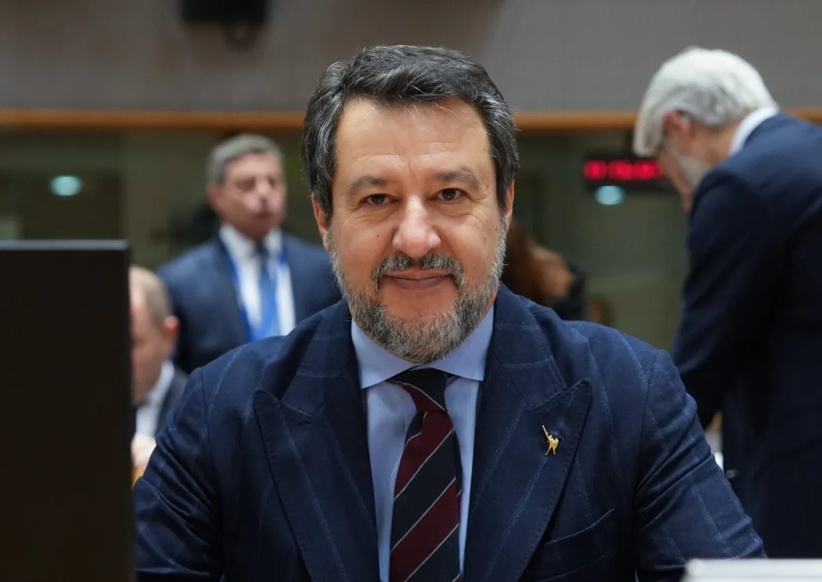 Meloni-Zelensky: l’impegno sulle armi che agita la maggioranza. Salvini medita l'astensione sull'Ucraina