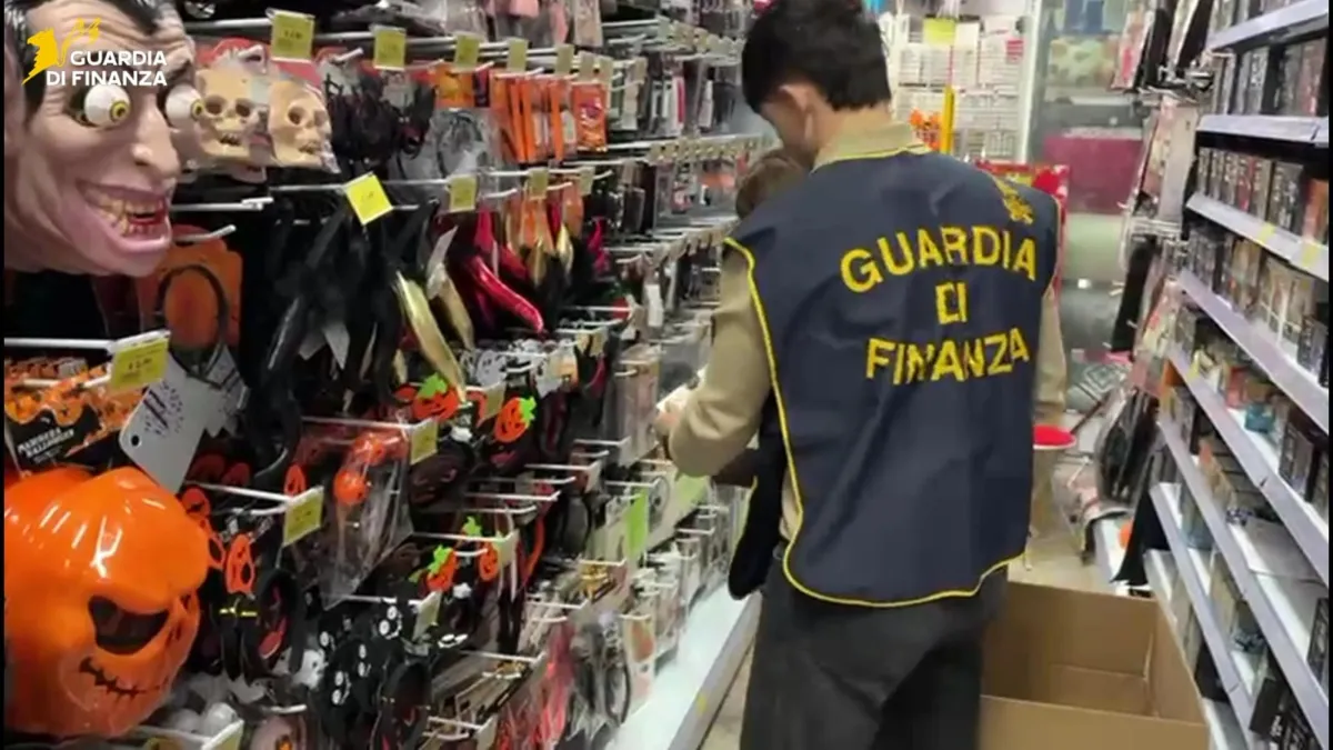 Feltri spinge un 17enne ad arruolarsi nella Finanza: "Meglio essere un giusto processato che un vigliacco applaudito"