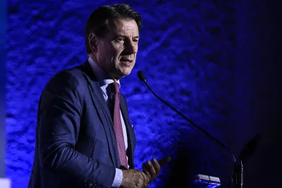 Scontro nel campo largo: tutti contro Conte dopo le dichiarazioni sull’Ucraina