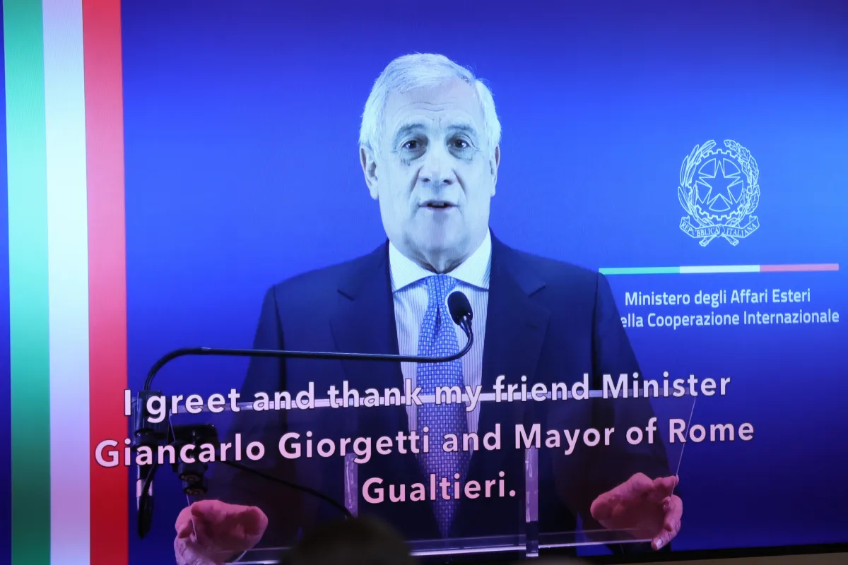 Travaglio torna a martellare i Berlusconi e se la prende anche con Tajani: "Antonio l'Imbalsamatore"