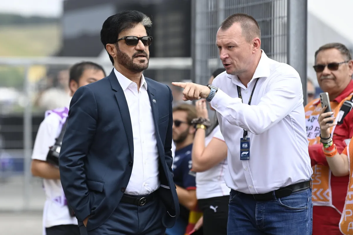 Chi è Mohammed Ben Sulayem rieletto presidente della FIA: il volto (e la storia) dietro il numero uno del motorsport mondiale