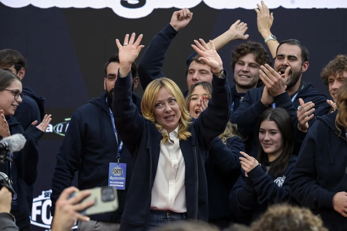 Giorgia Meloni ad Atreju, provoca Schlein e lancia la sfida sovranista per Chigi 2027