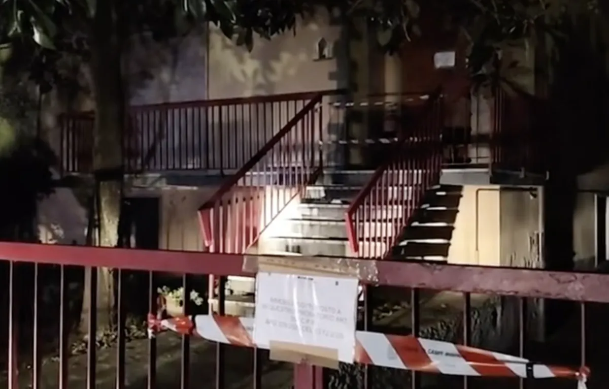 Il mistero di Lorenzo Paolieri trovato morto in un baule a Campi Bisenzio, indagati madre e fratelli